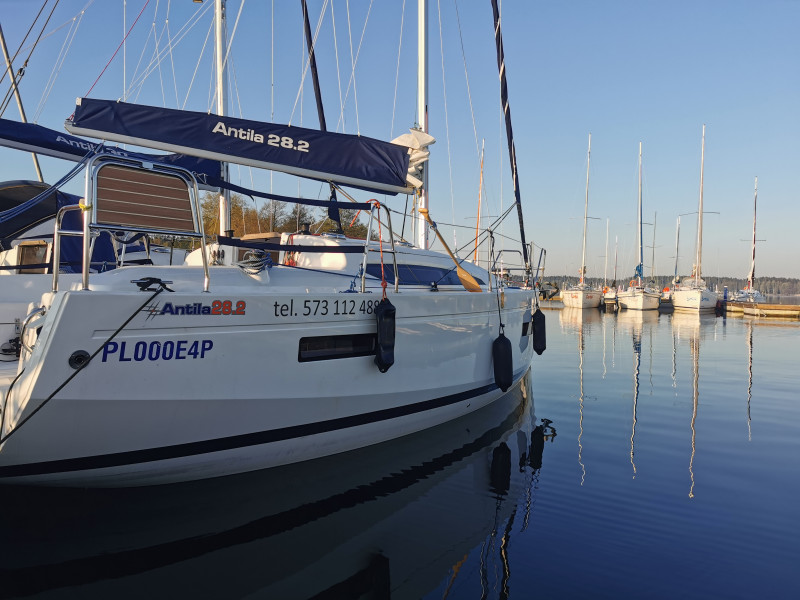 Żeglarstwo na Mazurach - jacht żaglowy